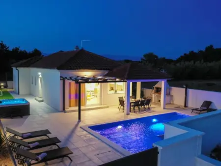 Villa 3 chambres avec piscine chauffée à Privlaka : photo 30
