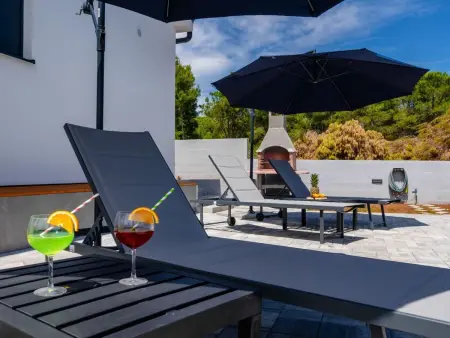 Maison neuve avec piscine privée à Vir, 1 km de la mer : photo 3