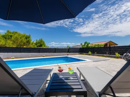 Maison neuve avec piscine privée à Vir, 1 km de la mer : photo 4