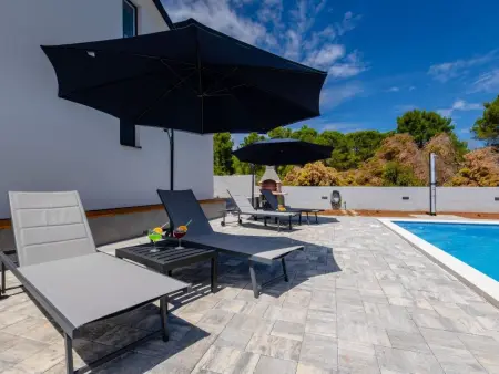 Maison neuve avec piscine privée à Vir, 1 km de la mer : photo 5