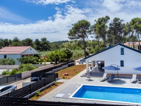 Maison neuve avec piscine privée à Vir, 1 km de la mer : photo 8