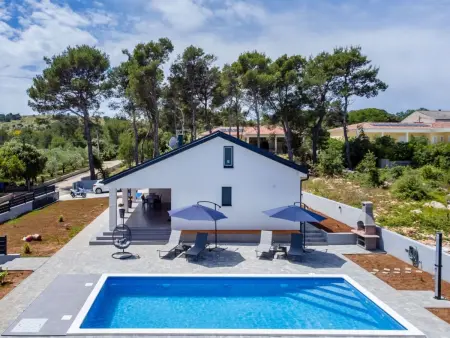 Maison neuve avec piscine privée à Vir, 1 km de la mer : photo 12