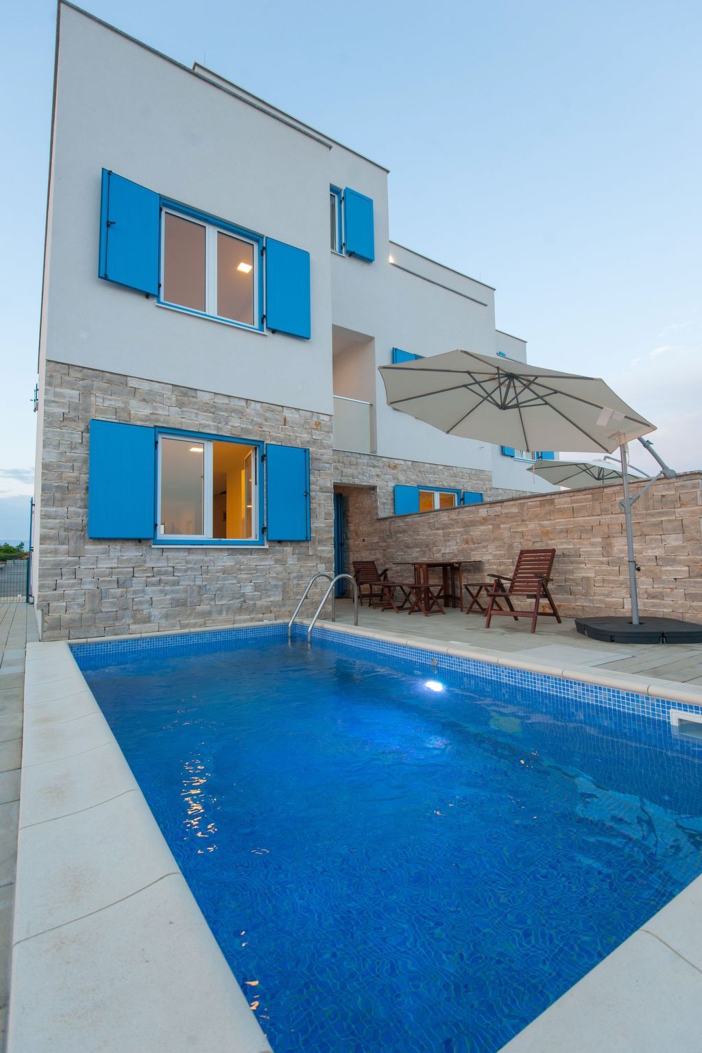 Villa beachfront 8 personnes, piscine privée à Privlaka - Photo 2