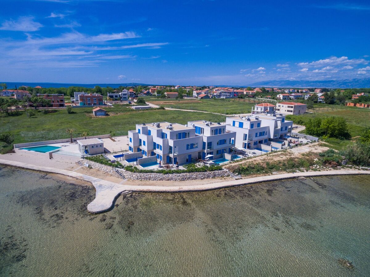Villa beachfront Privlaka, piscine chauffée, 8 pers. - Photo 2