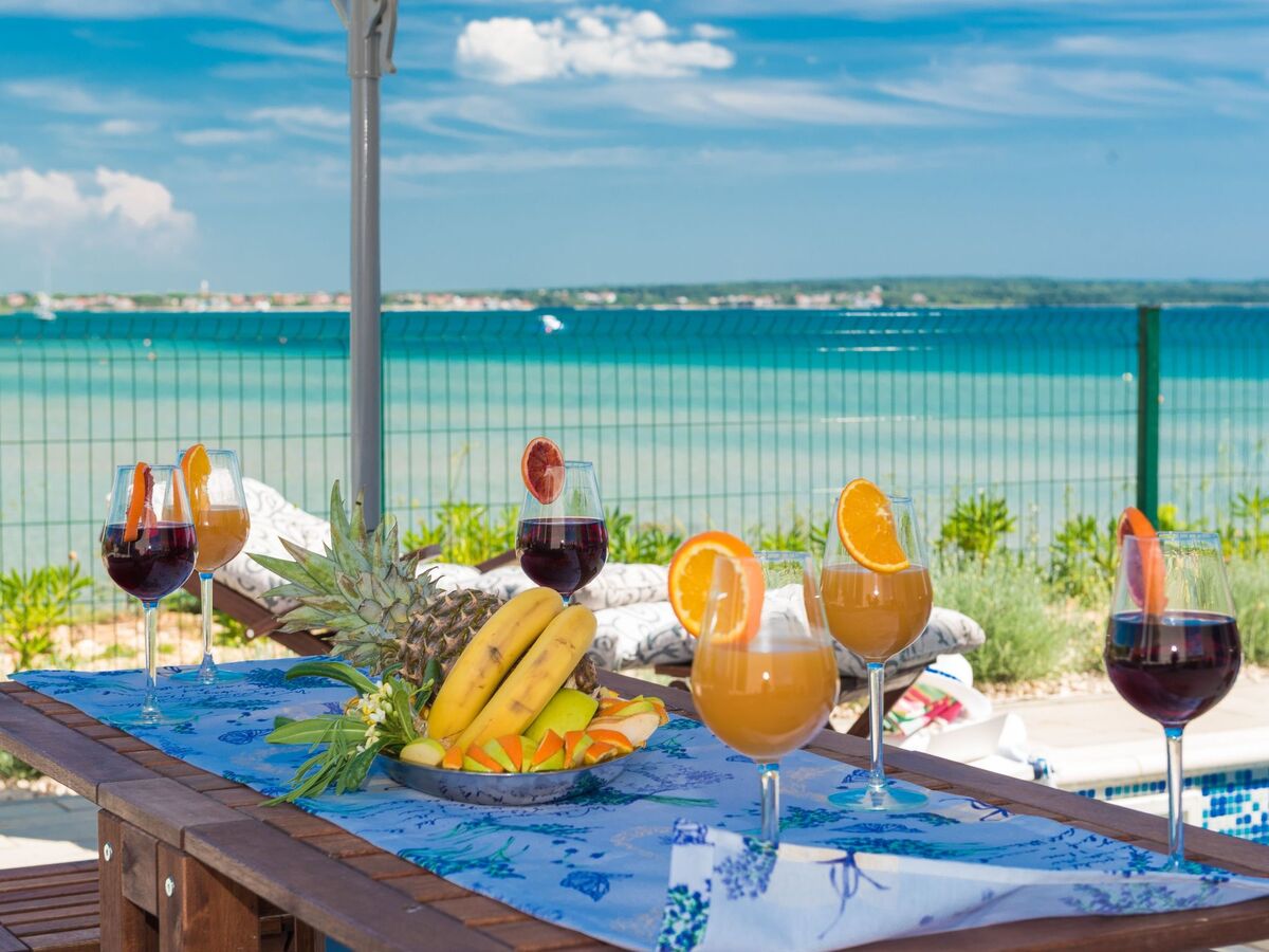Villa beachfront Privlaka, piscine chauffée, 8 pers. - Photo 7