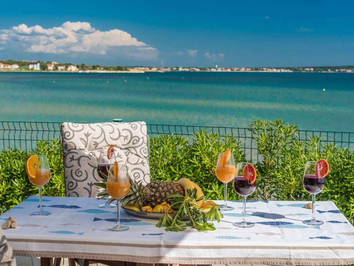 Villa beachfront Privlaka, piscine chauffée, 8 pers. - Photo 15