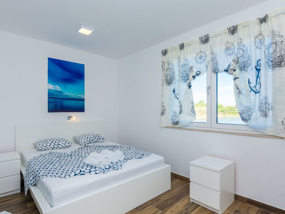 Villa beachfront Privlaka, piscine chauffée, 8 pers. - Photo 21
