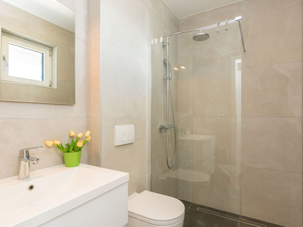 Villa beachfront Privlaka, piscine chauffée, 8 pers. - Photo 23