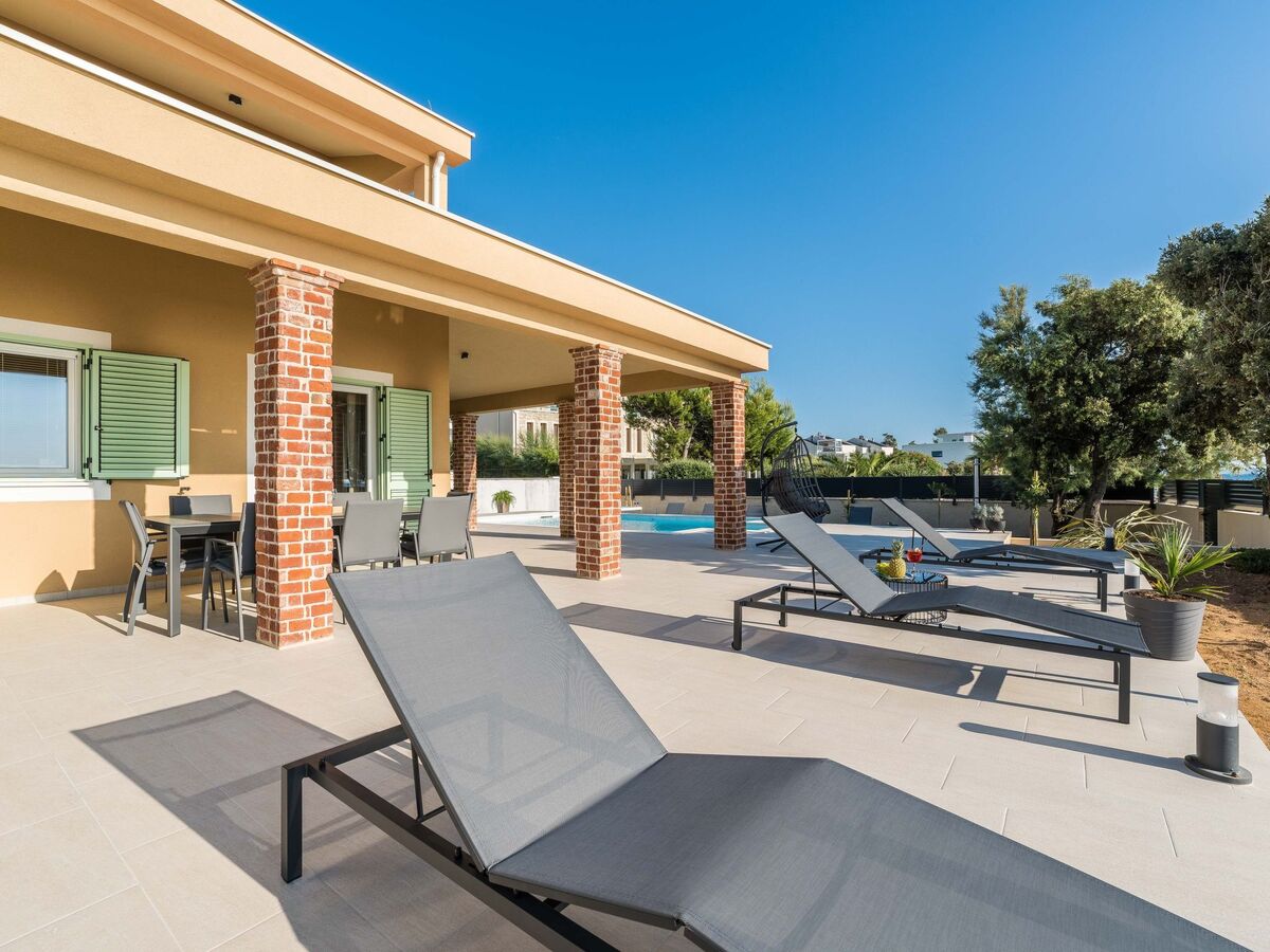 Villa moderne avec piscine chauffée à 5 m de la plage - Photo 6