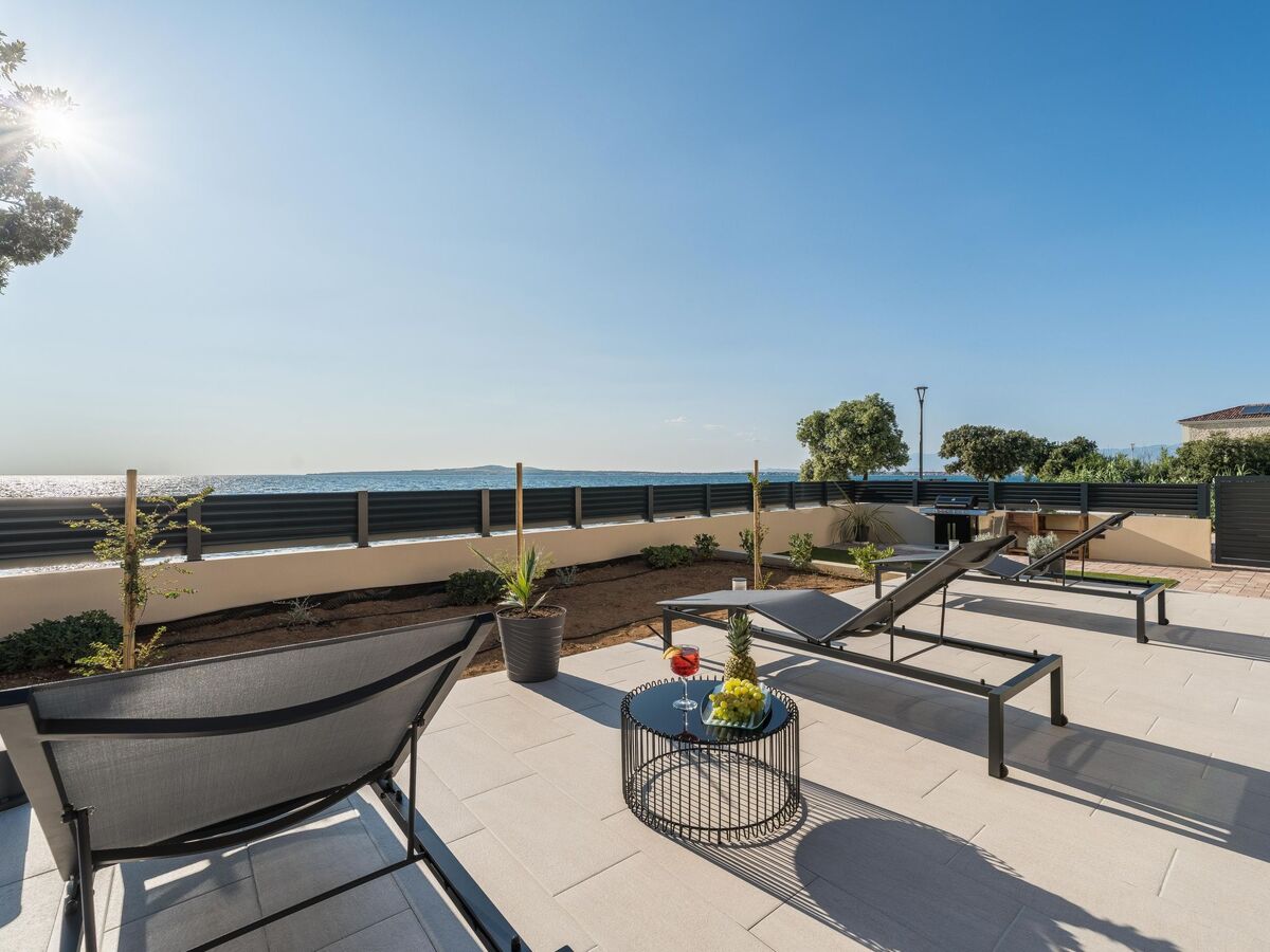 Villa moderne avec piscine chauffée à 5 m de la plage - Photo 12