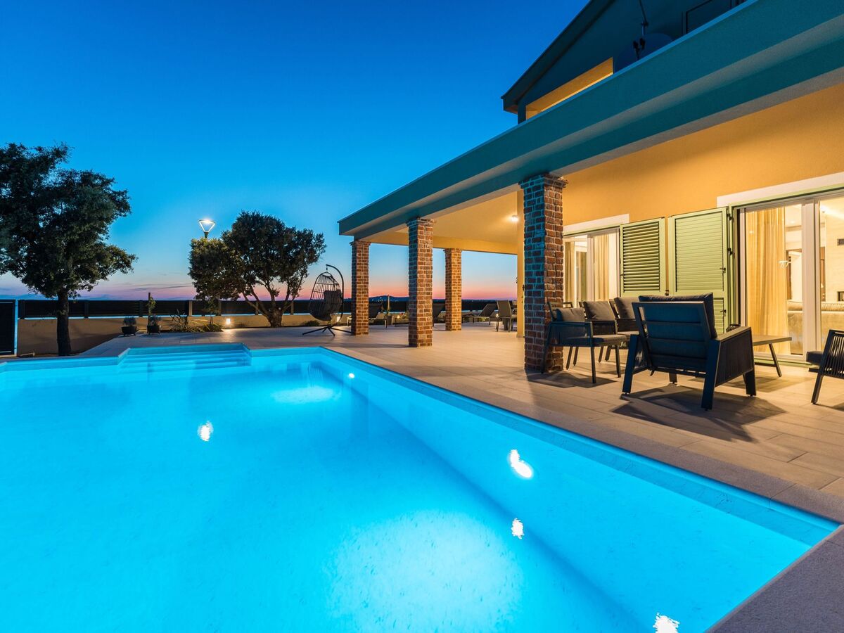 Villa moderne avec piscine chauffée à 5 m de la plage - Photo 44