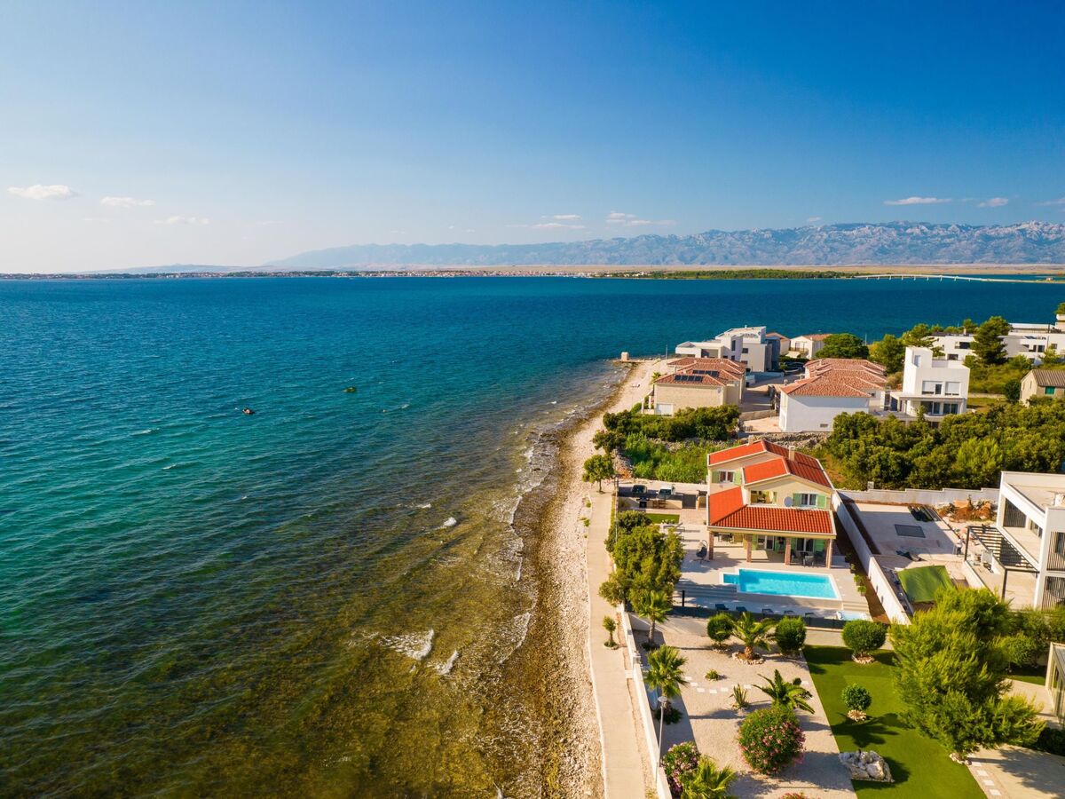 Villa moderne avec piscine chauffée à 5 m de la plage - Photo 47