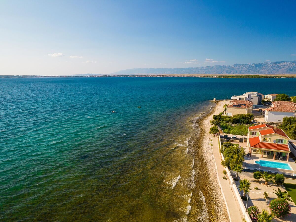 Villa moderne avec piscine chauffée à 5 m de la plage - Photo 48