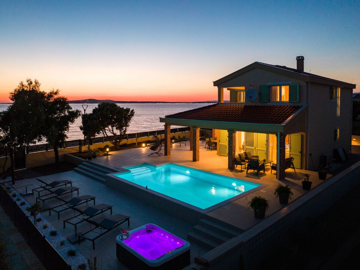 Villa moderne avec piscine chauffée à 5 m de la plage - Photo 52