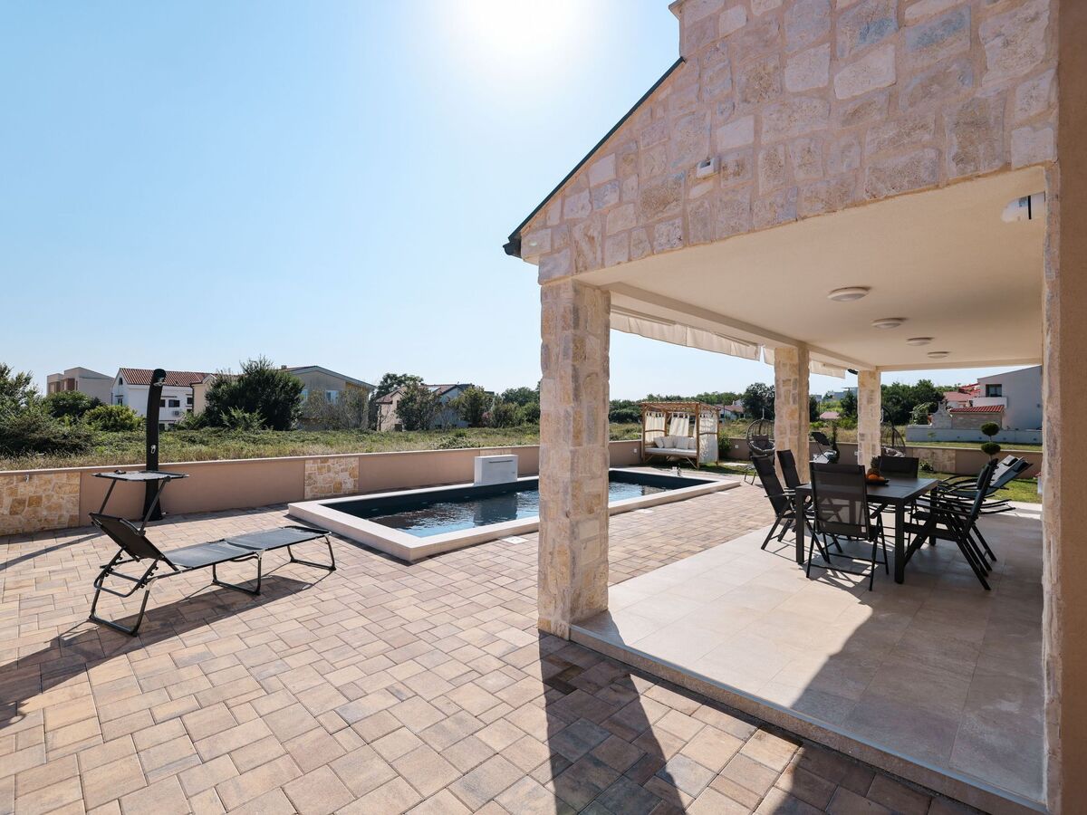 Villa neuve avec piscine chauffée à 150 m de la plage - Photo 29