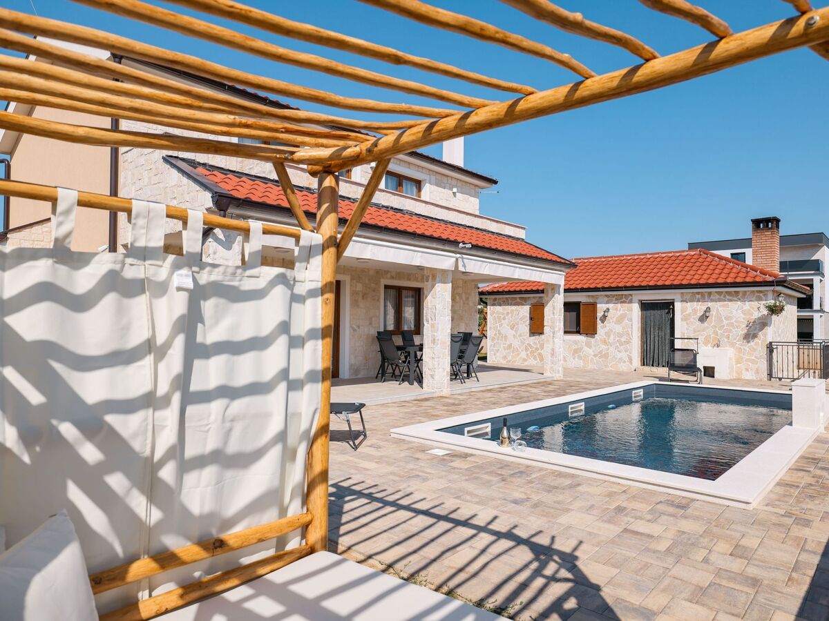 Villa neuve avec piscine chauffée à 150 m de la plage - Photo 30