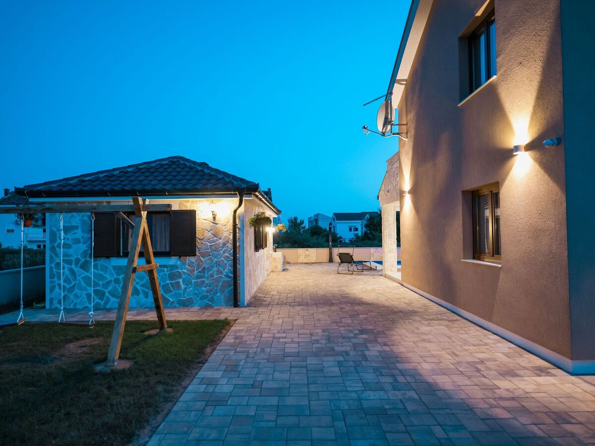 Villa neuve avec piscine chauffée à 150 m de la plage - Photo 36