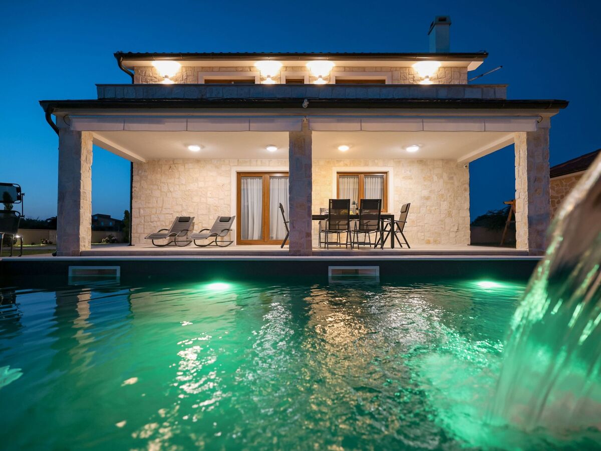 Villa neuve avec piscine chauffée à 150 m de la plage - Photo 37