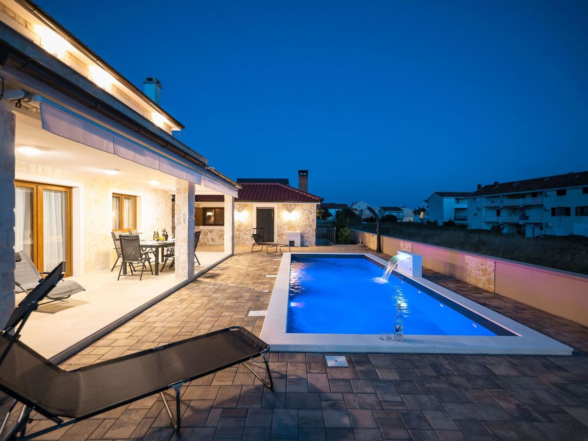 Villa neuve avec piscine chauffée à 150 m de la plage - Photo 40