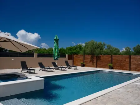 Villa Planura : maison 10 pers., piscine chauffée et fitness : photo 3