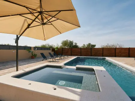 Villa Planura : maison 10 pers., piscine chauffée et fitness : photo 36