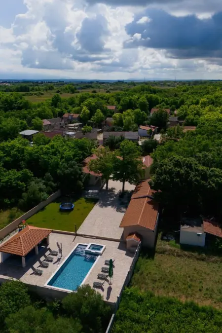 Villa Planura : maison 10 pers., piscine chauffée et fitness : photo 37
