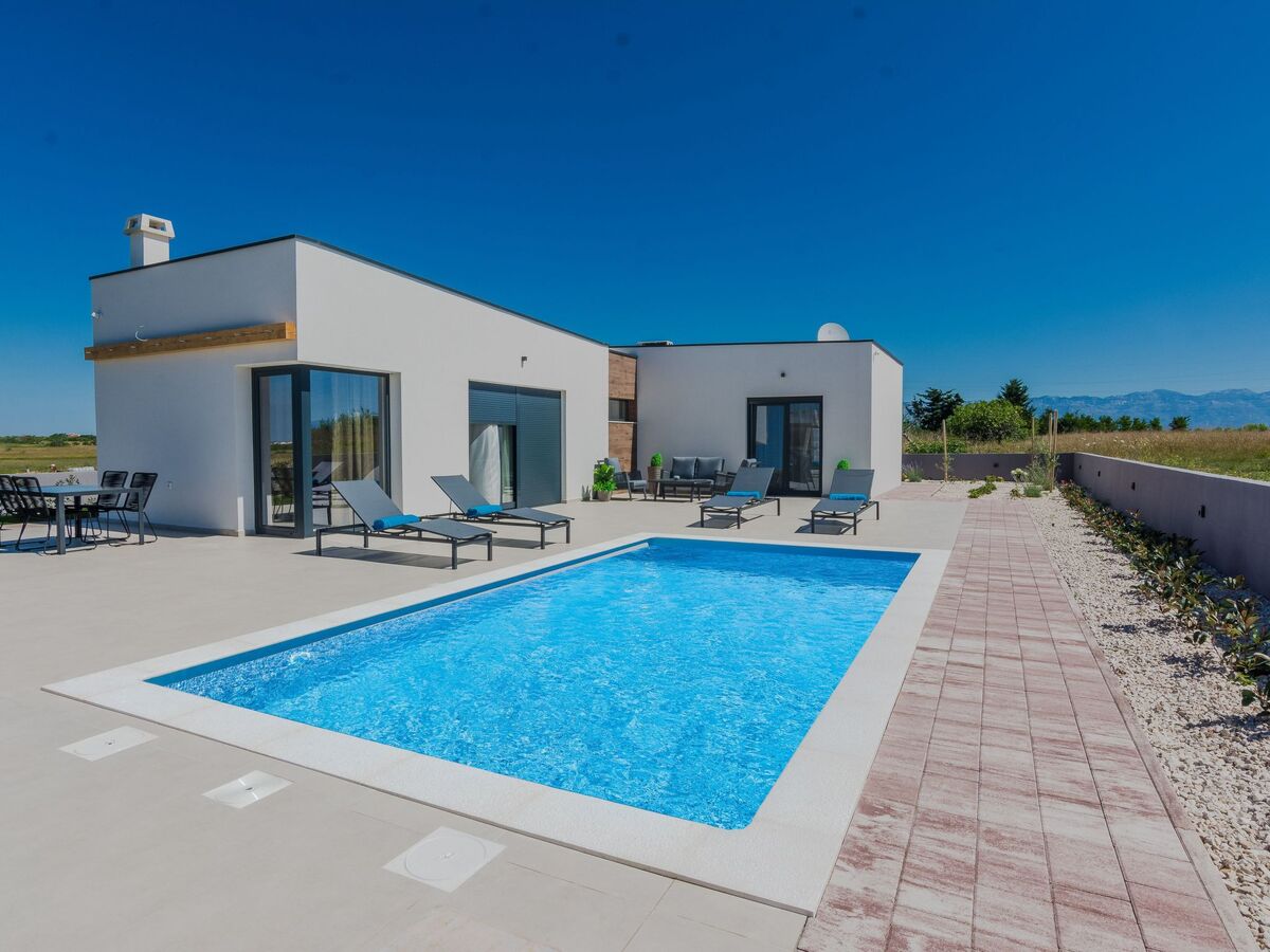 Villa Privlaka avec piscine chauffée privée - Photo 1