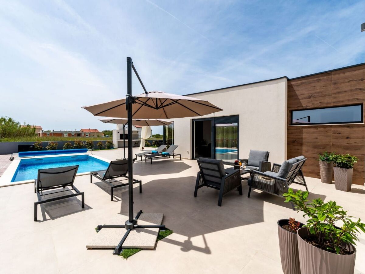 Villa Privlaka avec piscine chauffée privée - Photo 2