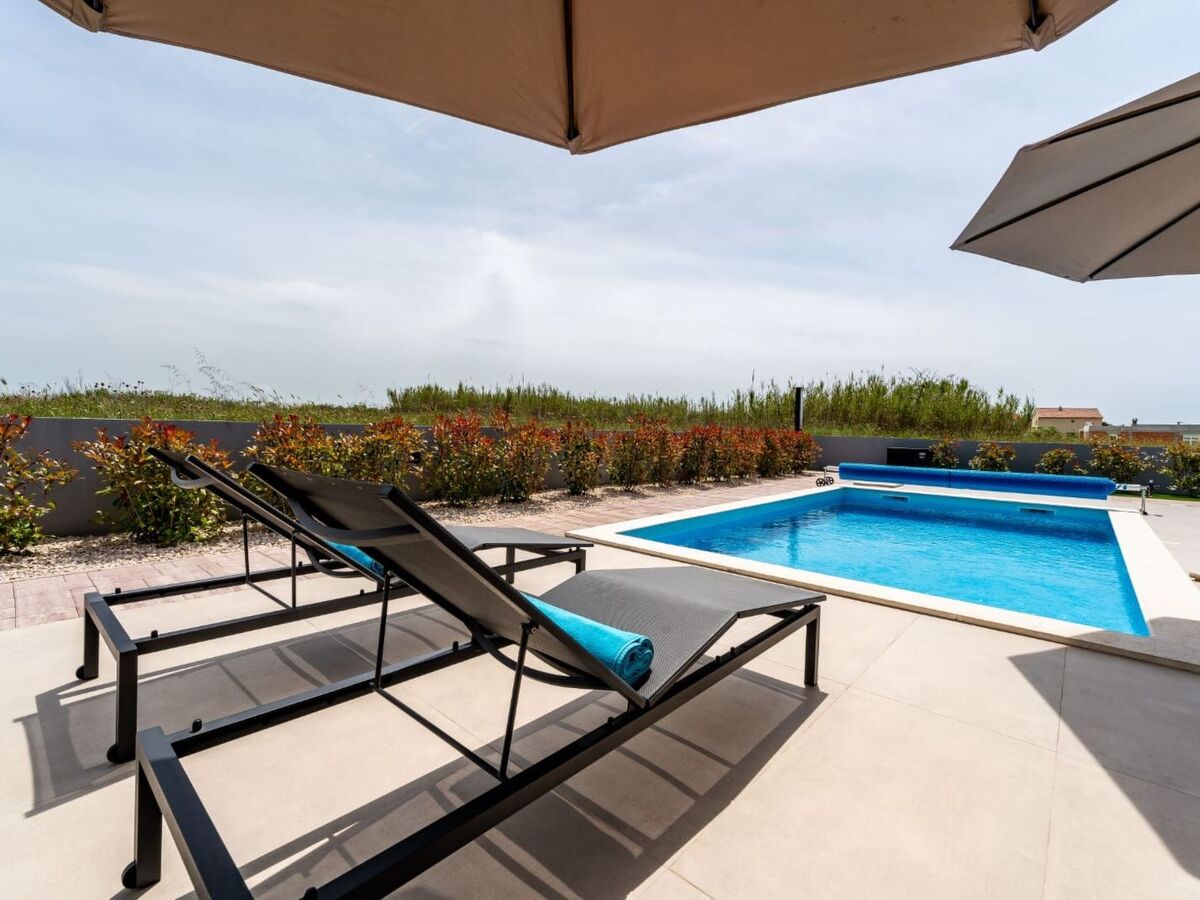 Villa Privlaka avec piscine chauffée privée - Photo 16