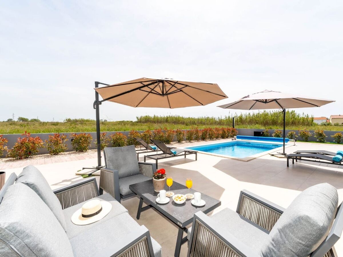 Villa Privlaka avec piscine chauffée privée - Photo 21