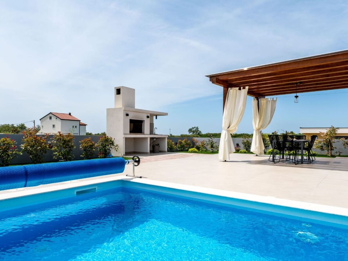 Villa Privlaka avec piscine chauffée privée - Photo 26
