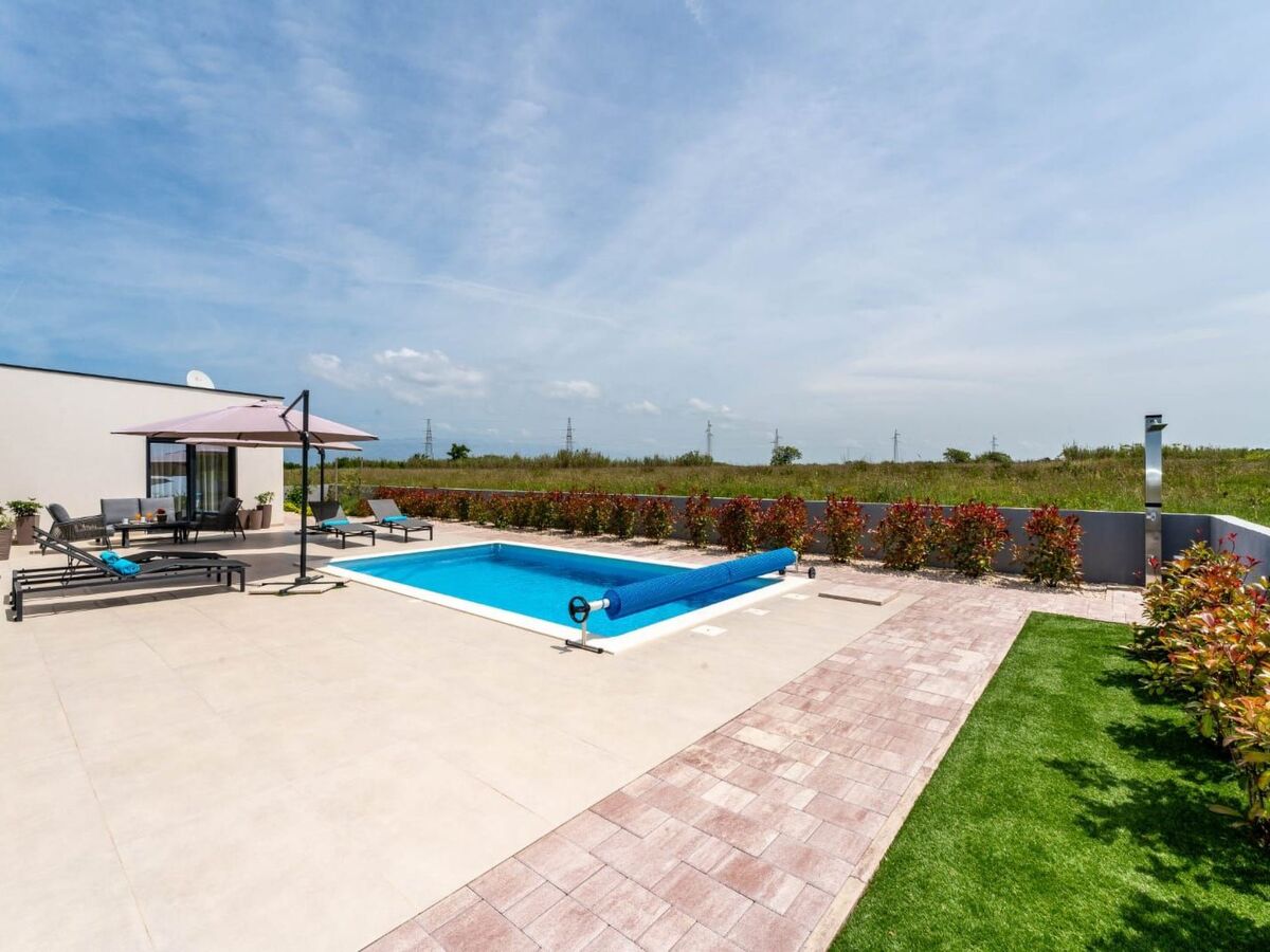Villa Privlaka avec piscine chauffée privée - Photo 31