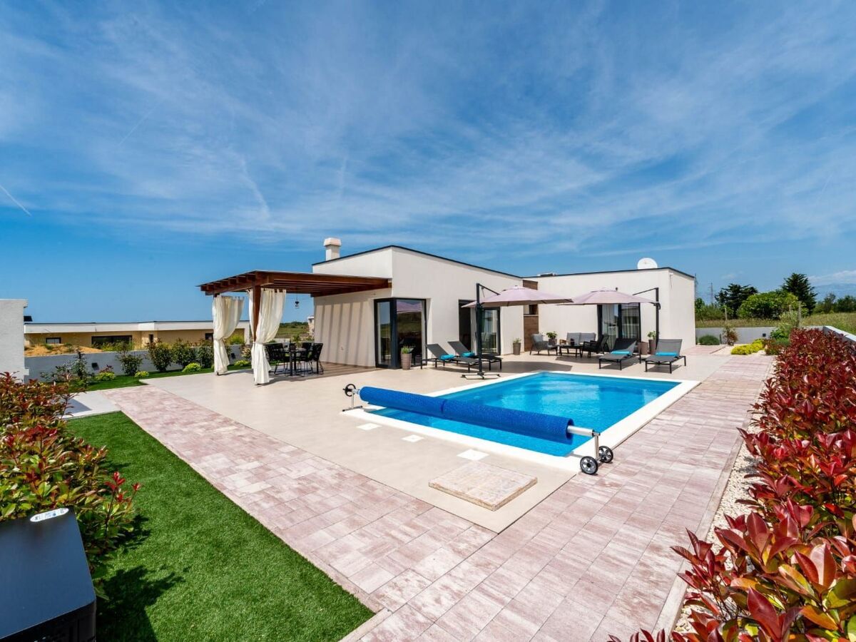 Villa Privlaka avec piscine chauffée privée - Photo 37