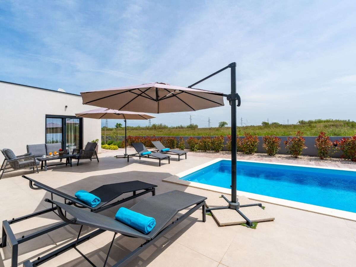 Villa Privlaka avec piscine chauffée privée - Photo 45