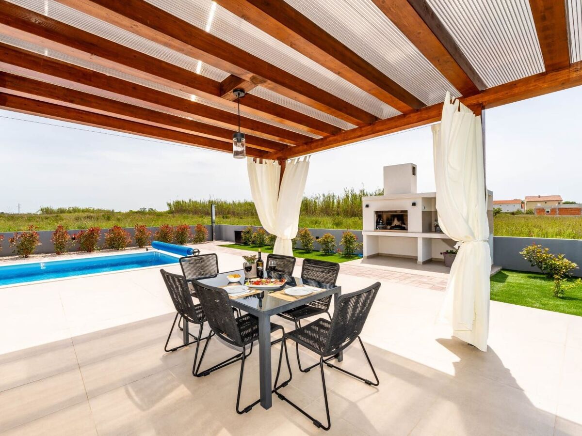 Villa Privlaka avec piscine chauffée privée - Photo 46