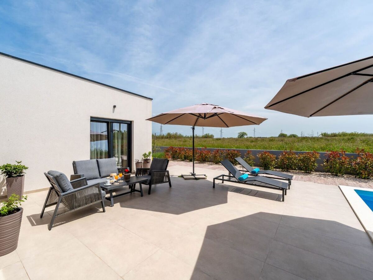 Villa Privlaka avec piscine chauffée privée - Photo 47