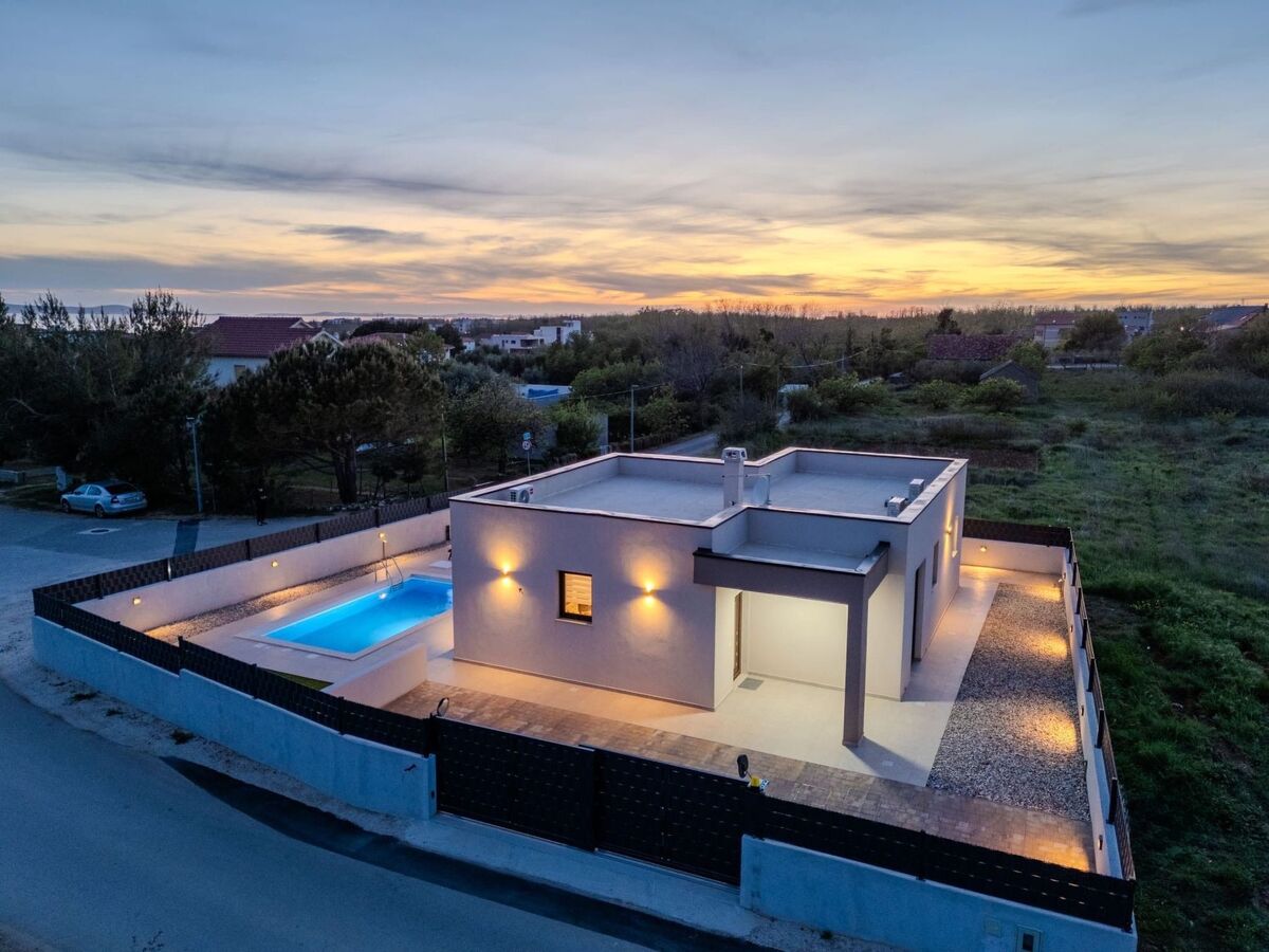 Maison Nina avec piscine privée à Privlaka - Photo 4