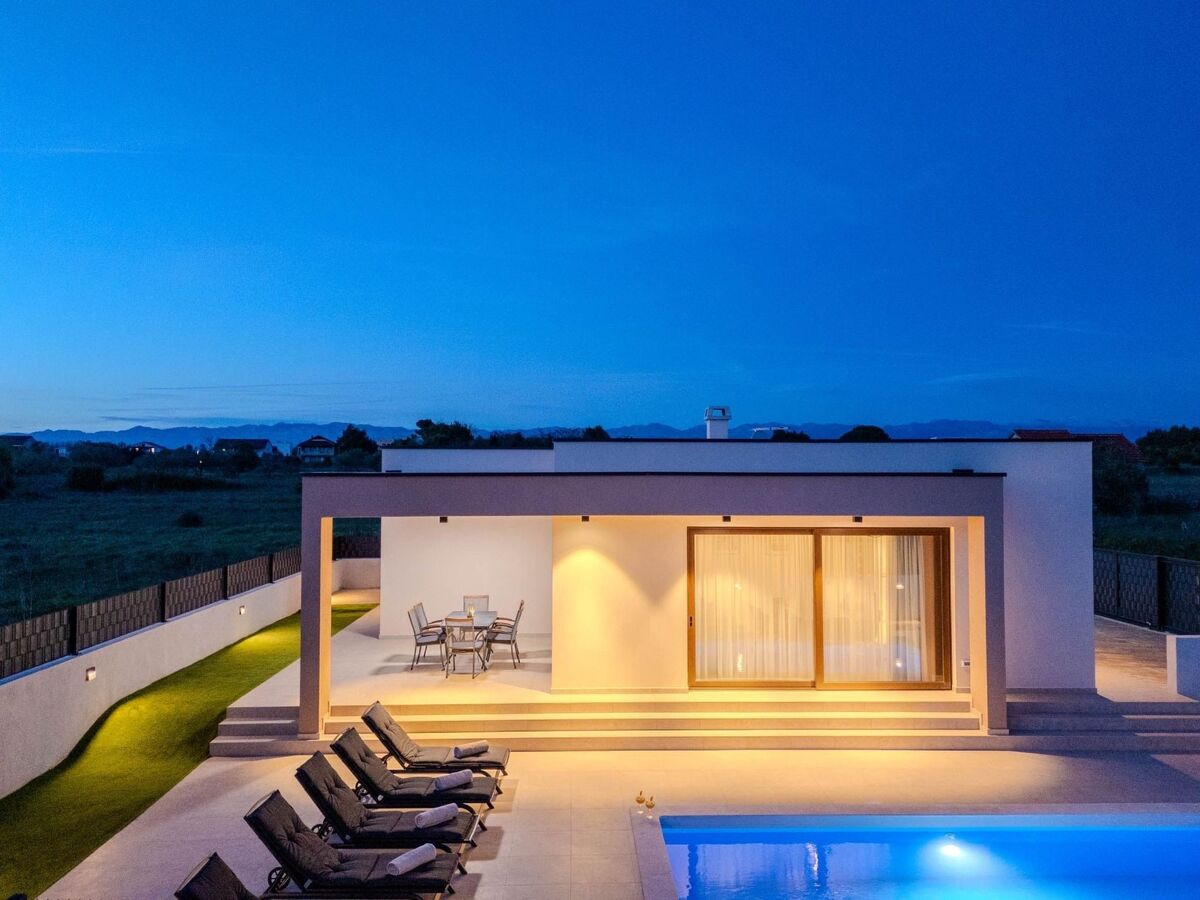 Maison Nina avec piscine privée à Privlaka - Photo 5