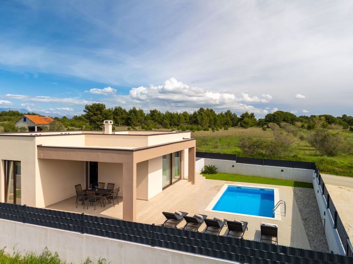 Maison Nina avec piscine privée à Privlaka - Photo 8