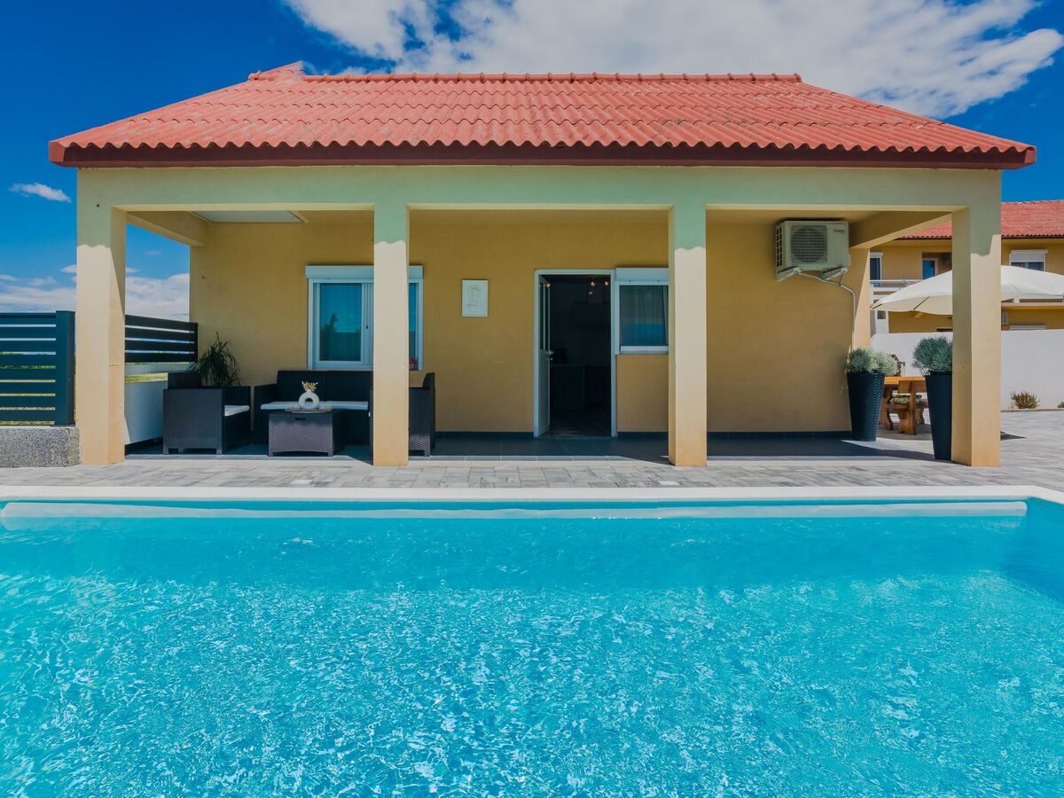 Maison Haus Marijan avec piscine privée à Privlaka - Photo 1