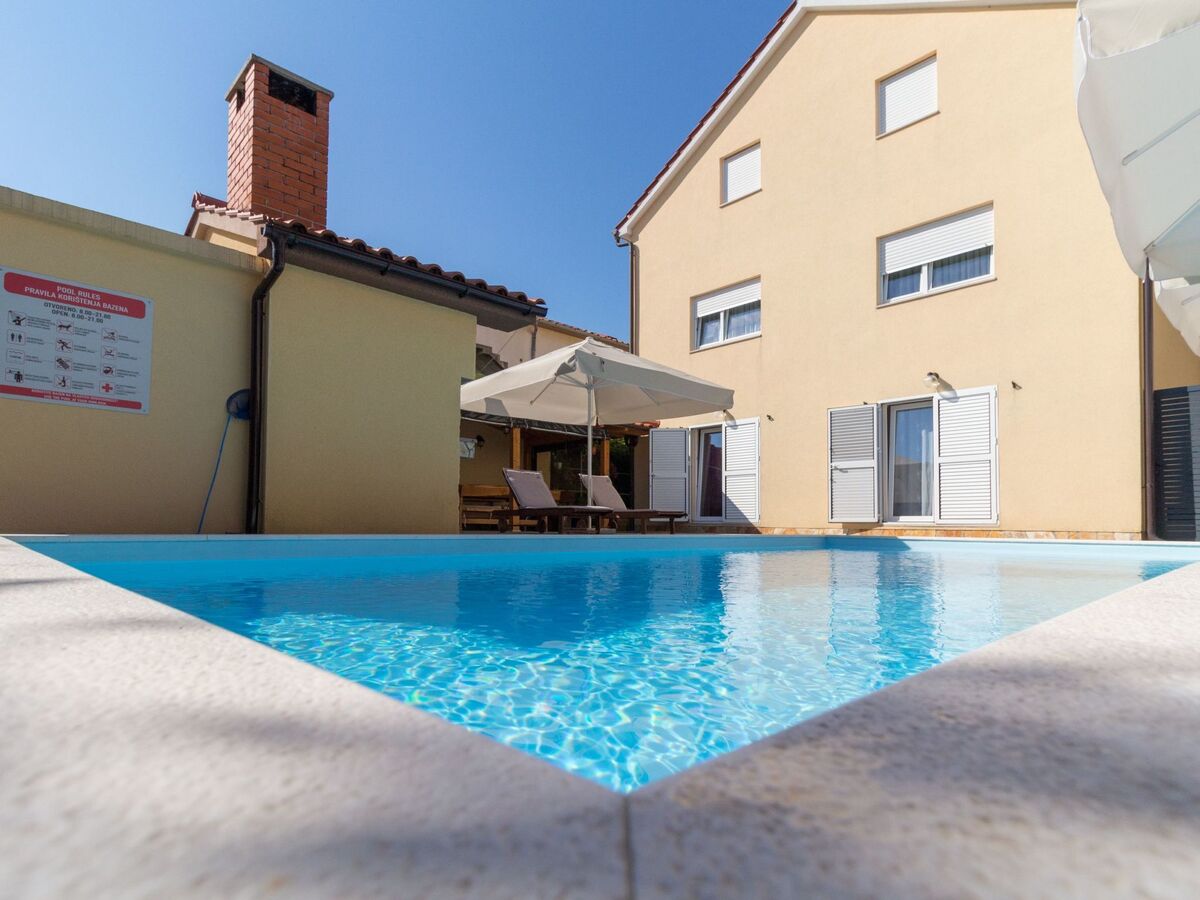 Villa Malina à Privlaka : maison 10 pers. avec piscine privée - Photo 8