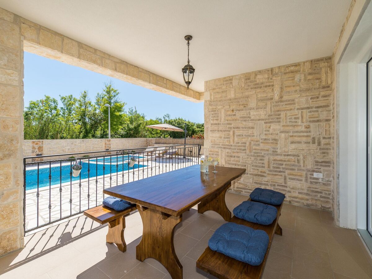 Villa avec piscine chauffée à Privlaka - Photo 2