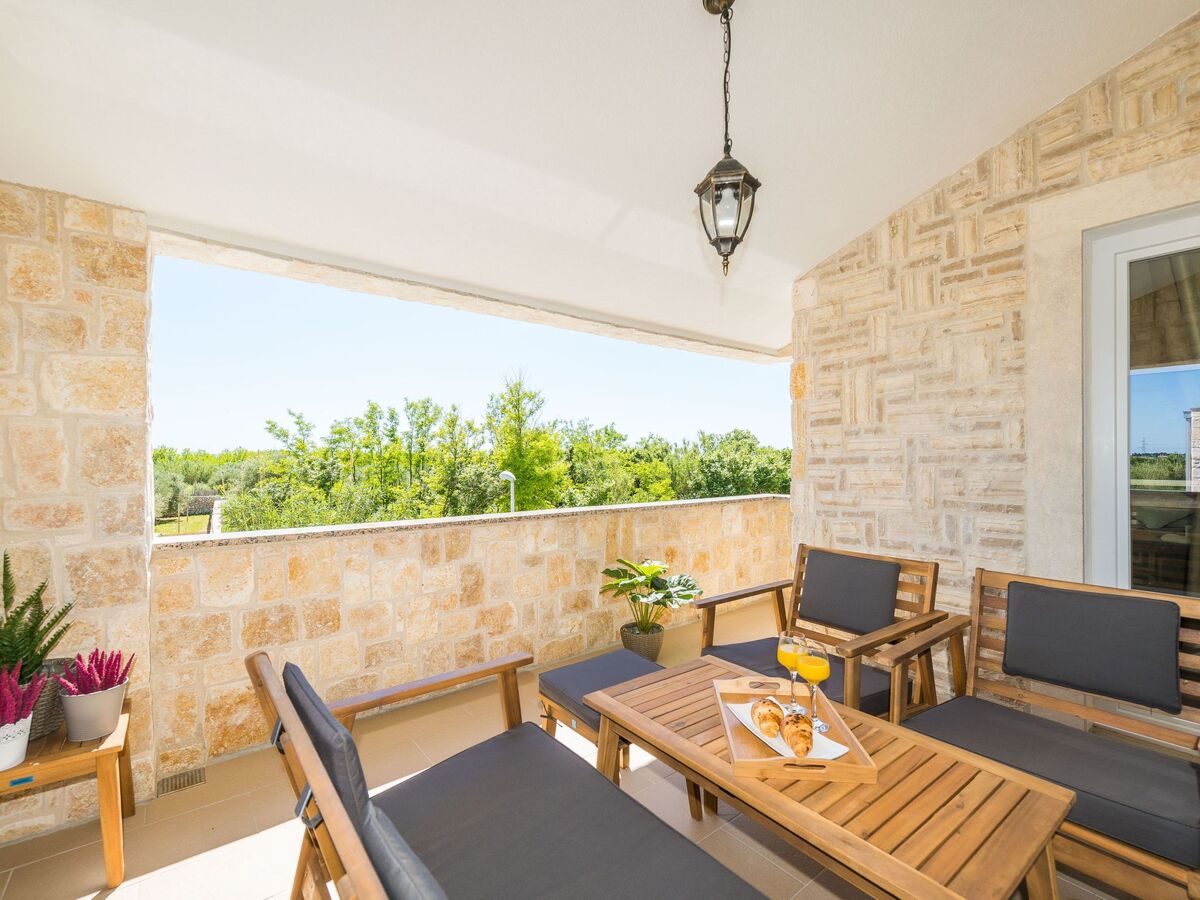 Villa avec piscine chauffée à Privlaka - Photo 15