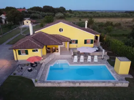 Villa 10 pers. avec piscine 50m² à Gornji Poličnik : photo 8