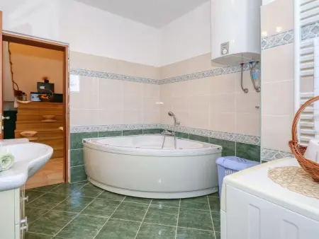Villa 10 pers. avec piscine 50m² à Gornji Poličnik : photo 22