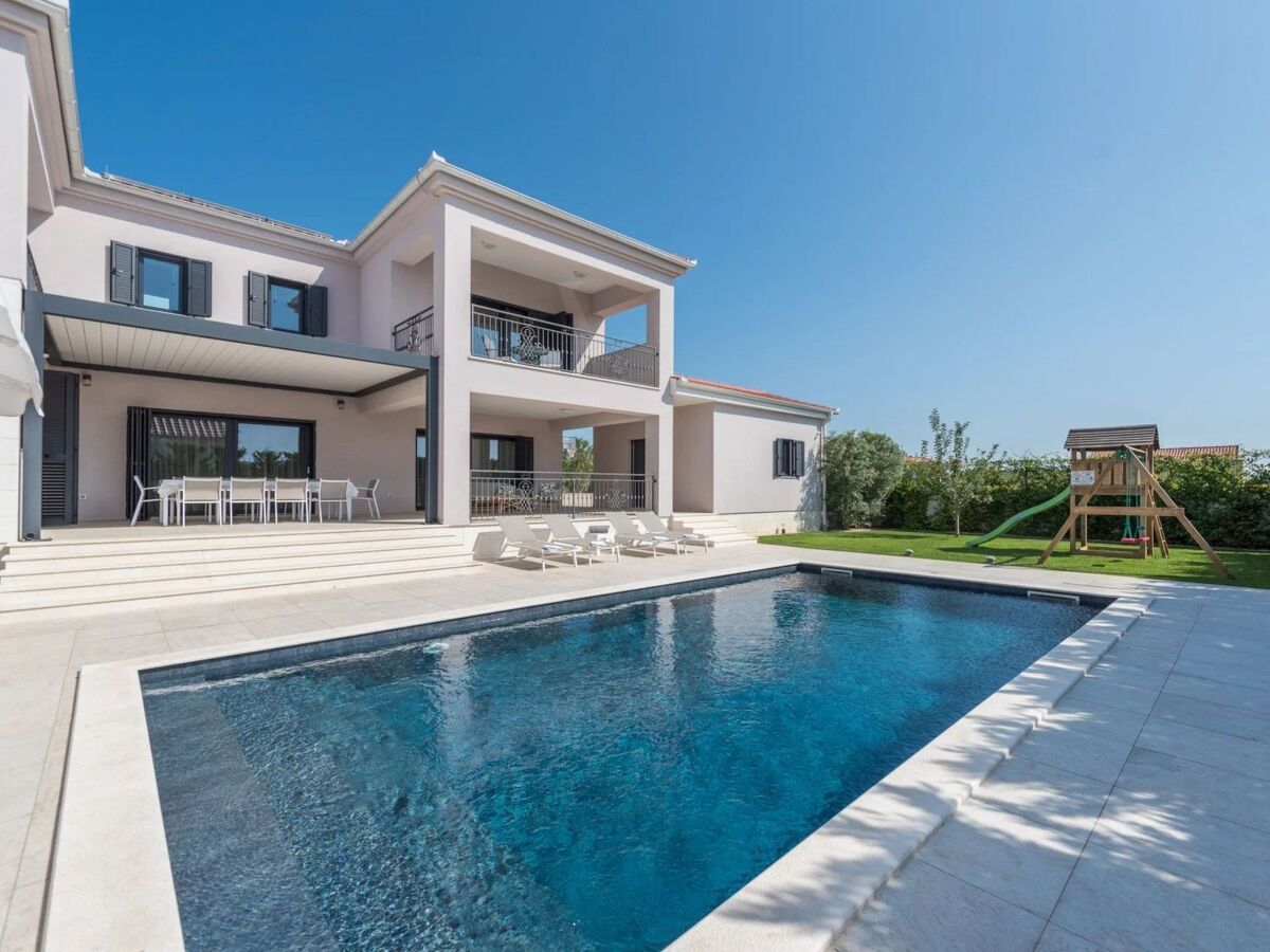 Villa Adora, 5 chambres avec piscine chauffée près de Zadar - Photo 4