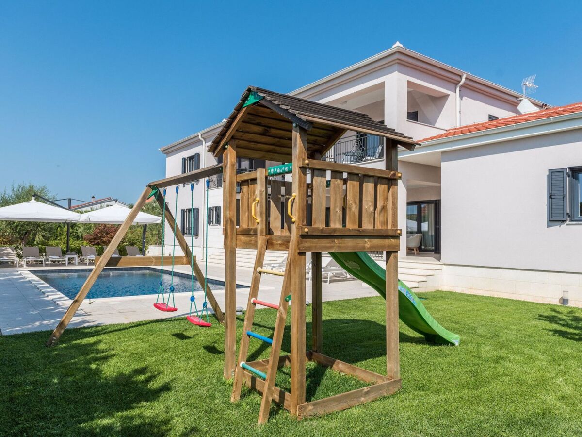 Villa Adora, 5 chambres avec piscine chauffée près de Zadar - Photo 7