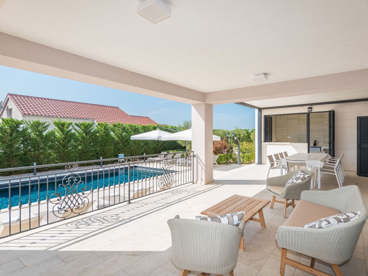 Villa Adora, 5 chambres avec piscine chauffée près de Zadar - Photo 10