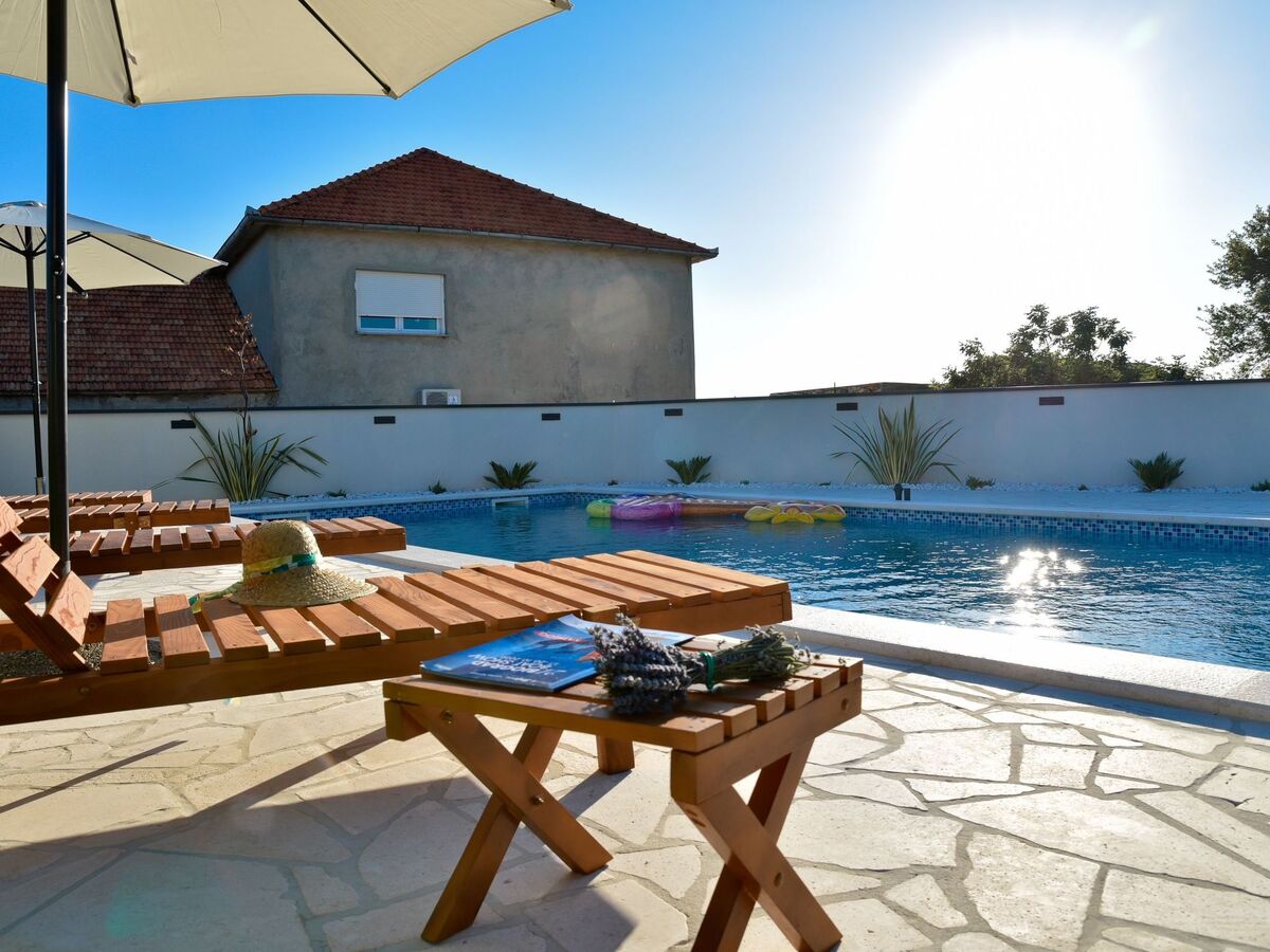 Rustica Casa Augustinus – Maison avec piscine à Debeljak - Photo 15