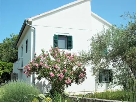 Maison rustique Lukoran, 3 chambres, parking privé